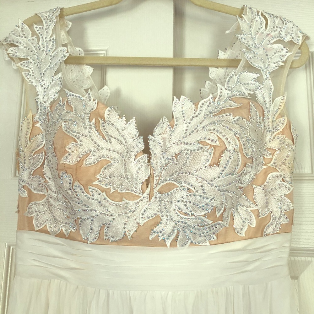 Gorgeous LaFemme White gown w/sweep train